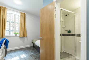 Standard En Suite at Depot Point, 15-27 Britannia Street, Camden, London, WC1X9JD - Image 3