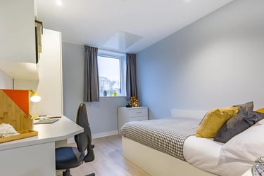 4 Bed Club En-suite - Image 6