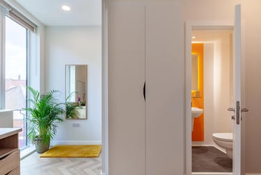 Deluxe Ensuite  at St Crispin's House, Duke Street, City Centre, Norwich, NR31PD - Image 2