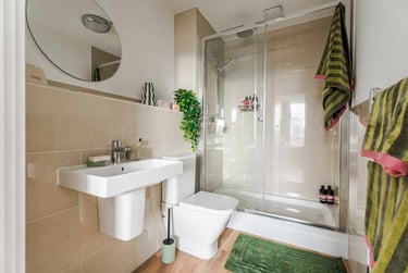 Deluxe 1 Bedroom Apartment - Image 8