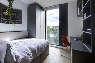 Classic En Suite - Image 2