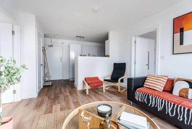 Skyline Deluxe with City View 2 Bedroom Apartment - Image 2