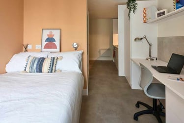 Studio Gold at View Studios, 11-13 Spa Road, Bermondsey, London, SE163SA - Image 1