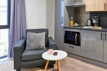 Studio Premium - Image 4