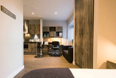 Gold Studio - Image 1