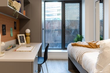 Ensuite Classic 8 Bed Upper Floor at Waterside, 58-62 Avon Street, City Centre, Bristol, BS20PX - Image 7