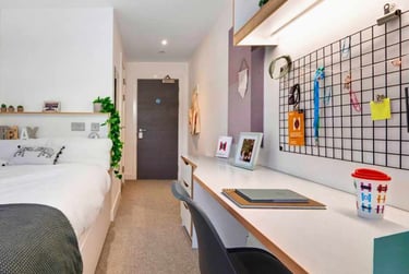 Ensuite Gold at 27 Magdalen Street, 27 Magdalen Street, New Town, Colchester, CO12ZT - Image 3