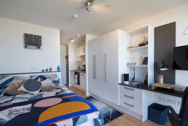 Gold River Studio, Floors 1-6 - Image 2