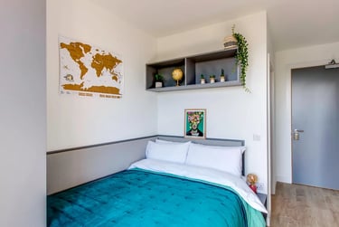 Premium En Suite - Image 1