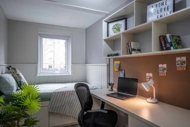4 Bed Standard - Image 1