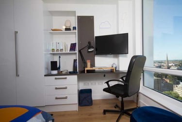Penthouse Deluxe Studio with City View - Image 7