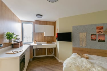 Extra Large Double Studio at The Curve, 14 Fieldgate Street, Shoreditch, London, E11ES - Image 2