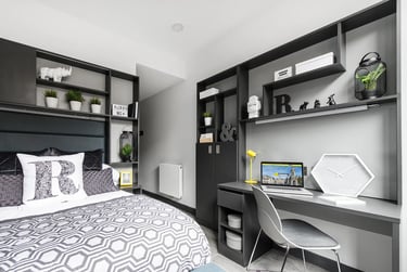 Classic En Suite - Image 1