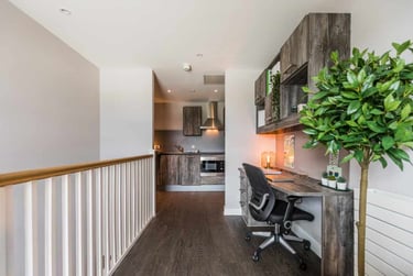 1 bed Penthouse - Image 1