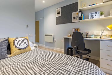 4 Bed Club En-suite - Image 1