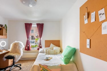 Standard En Suite at Bramall Court, Alderson Road North, City Centre, Sheffield, S24UF - Image 1