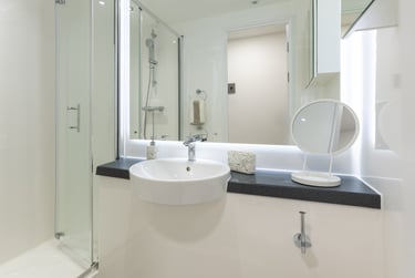 Ensuite Classic 8 Bed - Image 8