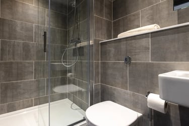 Classic Ensuite - Image 6