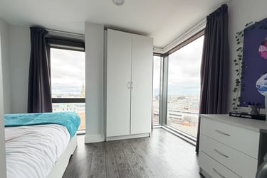 Deluxe En Suite at Ablett House, 2 Great Crosshall Street, City Centre, Liverpool, L32AF - Image 3