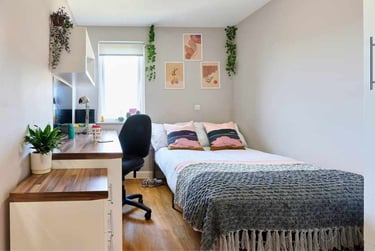 Flat Four Bedroom at The Mews, Glanville Road, Iffley, Oxford, OX42SY - Image 2