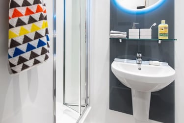 Standard En Suite - Image 2