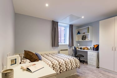 5 Bed Premium Studio - Image 2