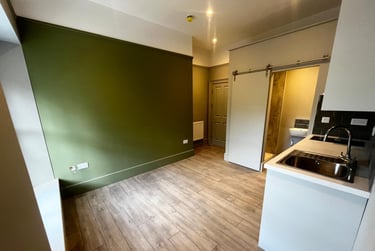 10 bed house, Walter Road, City Centre, Swansea, SA14PT - Image 2