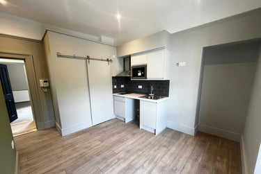 10 bed house, Walter Road, City Centre, Swansea, SA14PT - Image 9