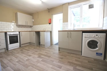 3 bed house, Cathays, Cardiff, CF244JL - Image 1