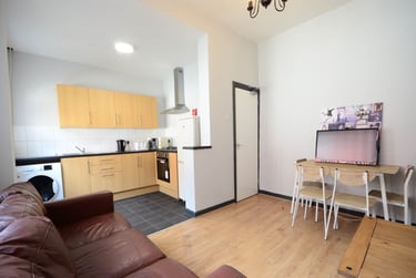 4 bed house, Wavertree, Liverpool, L153JE - Image 2