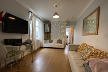 5 bed house, Cathays, Cardiff, CF244QJ - Image 1