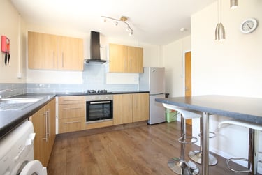 4 bed flat, Cathays, Plasnewydd, Cardiff, CF244AE - Image 2