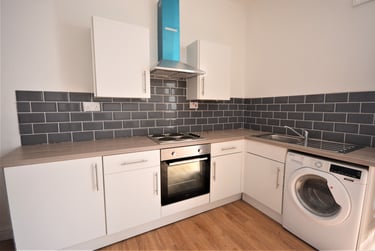 1 bed flat, Cradock Street, City Centre, Swansea, SA13HE - Image 2