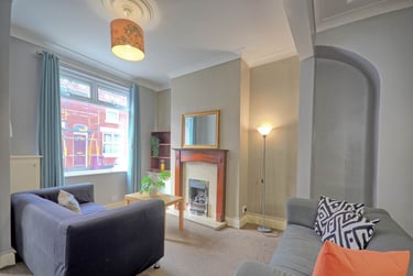 2 bed house, Wavertree, Liverpool, L154JQ - Image 1