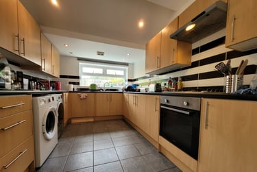 5 bed house, Cathays, Cardiff, CF244LN - Image 2