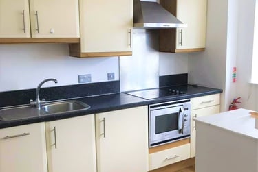 1 bed studio, The Kingsway, Portland House, City Centre, Swansea, SA15HN - Image 1