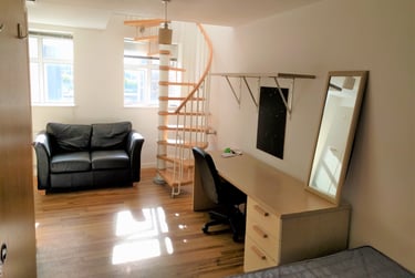 1 bed studio, The Kingsway, Portland House, City Centre, Swansea, SA15HN - Image 2