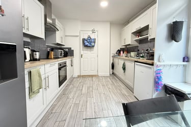 5 bed house, Adamsdown, Adamstown, Cardiff, CF240EZ - Image 1