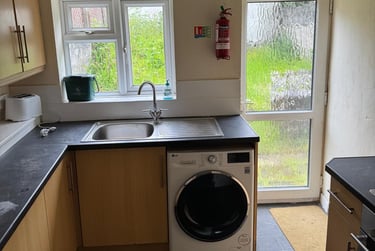 4 bed house, St Helens Avenue, Brynmill, Swansea, SA14NQ - Image 3