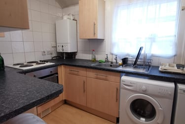 2 bed flat, King Edwards Road, Brynmill, Swansea, SA14LL - Image 2