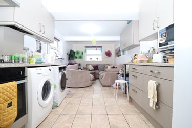 6 bed house, Heath, Gabalfa, Cardiff, CF143PX - Image 1