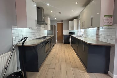 8 bed house, Cathays, Plasnewydd, Cardiff, CF244BT - Image 3