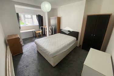 5 bed house, Stanfell Road, Knighton, Leicester, LE23GD - Image 1