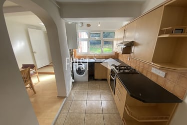 5 bed house, Stanfell Road, Knighton, Leicester, LE23GD - Image 2