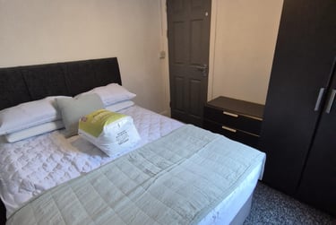 3 bed house, Bay View, St Thomas, Swansea, SA18BB - Image 3