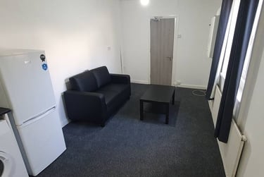 1 bed flat, 2, 20, Cathays, Cardiff, CF244BZ - Image 2