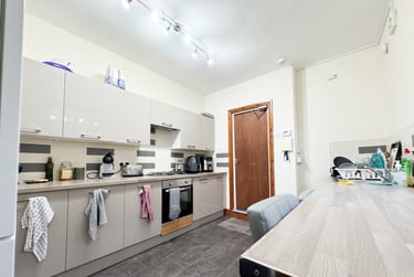 5 bed house, Cathays, Cardiff, CF244JE - Image 3
