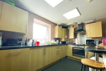 5 bed flat, Cathays, Cardiff, CF244NQ - Image 2