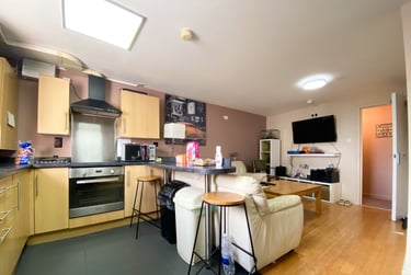 5 bed flat, Cathays, Cardiff, CF244NQ - Image 3