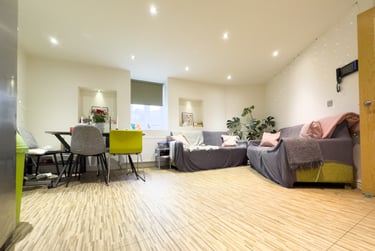 6 bed flat, Cathays, Plasnewydd, Cardiff, CF244AQ - Image 1